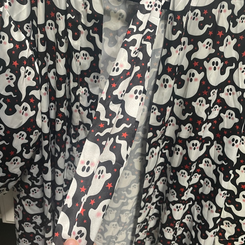 Ghost Robe from Not your average babe - Picture 3 of 3